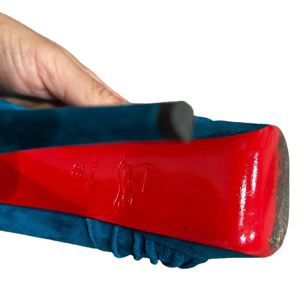 Christian Louboutin - Picture 3 of 5